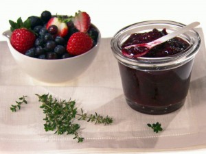 GH0329H_mixed-berry-and-thyme-jam_s4x3